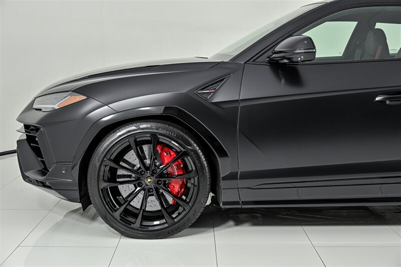 Used 2023 Lamborghini Urus S AWD/4WD image 9