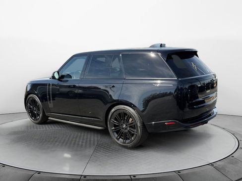 Certified 2024 Land Rover Range Rover SE image 5