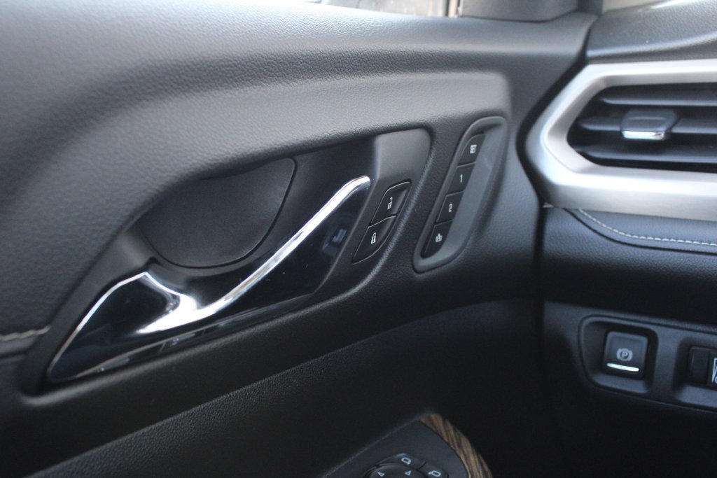 Used 2019 GMC Acadia Denali AWD/4WD image 8