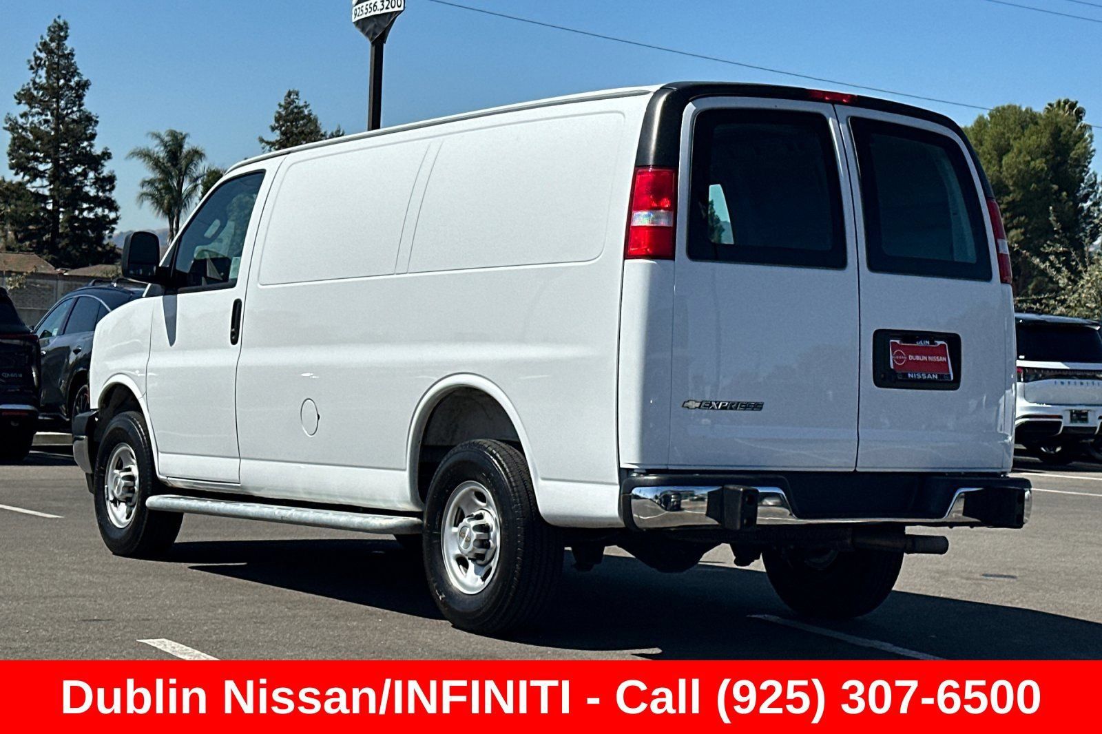 Used 2025 Chevrolet Express 2500 w/ Driver Convenience Package RWD image 6