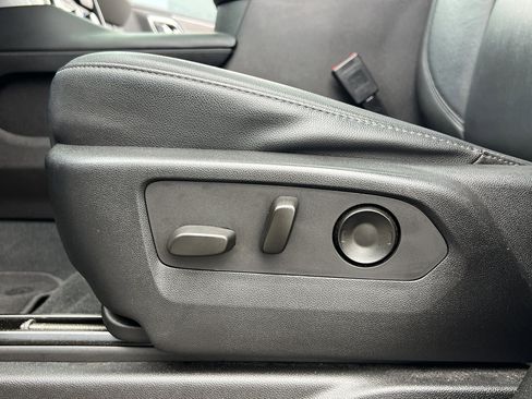 Used 2021 Chevrolet Tahoe Z71 image 19