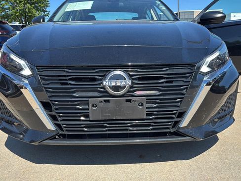Used 2025 Nissan Altima 2.5 SV FWD image 26