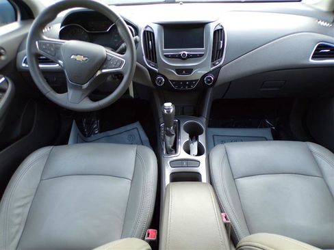 Used 2017 Chevrolet Cruze LT image 28