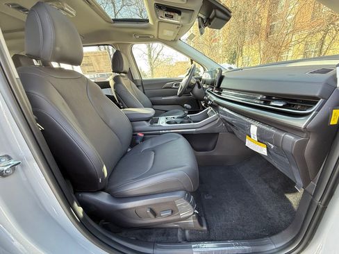 New 2026 Kia Carnival SX w/ SX Dark Edition Package FWD image 30