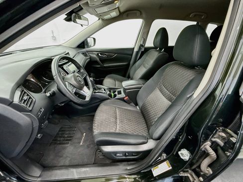 Used 2019 Nissan Rogue SV FWD image 13