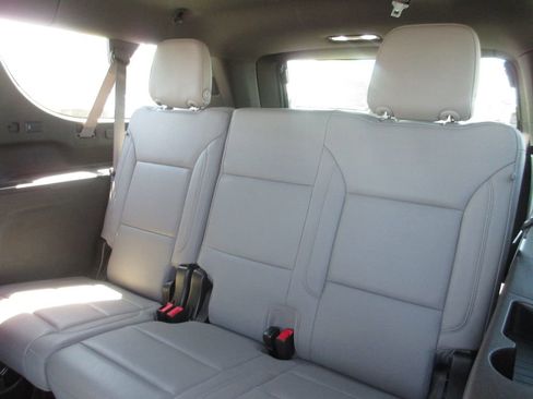 Used 2023 Chevrolet Suburban LT AWD/4WD image 21