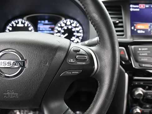 Used 2020 Nissan Pathfinder SV image 49