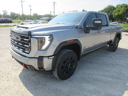 New 2026 GMC Sierra 2500 AT4 w/ AT4 Premium Plus Package AWD/4WD image 11