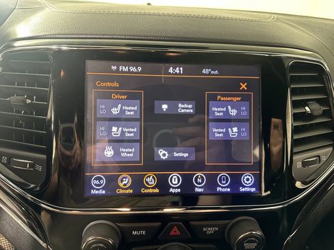 Used 2020 Jeep Grand Cherokee Overland image 37