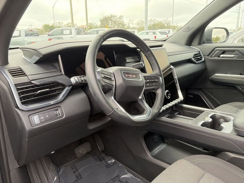 Used 2025 GMC Acadia Elevation image 16