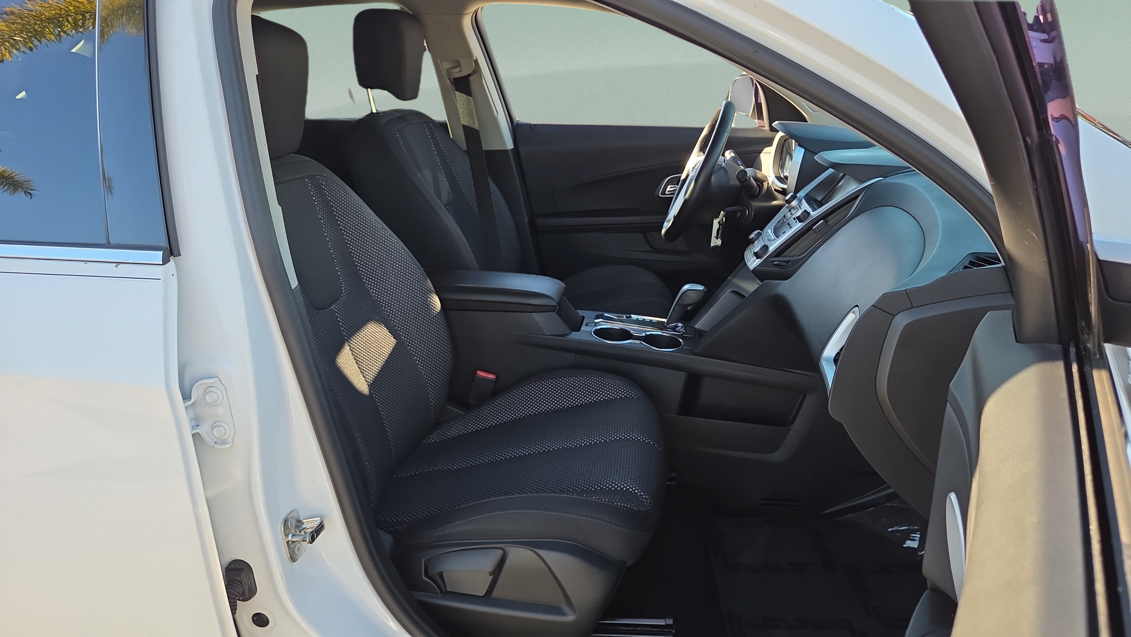 Used 2014 Chevrolet Equinox LT w/ Driver Convenience Package FWD image 17