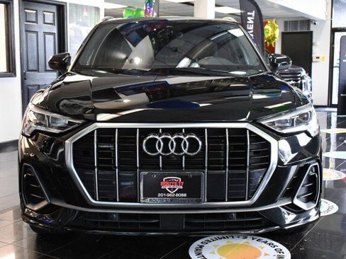 Used 2022 Audi Q3 2.0T Premium Plus w/ Premium Plus Package AWD/4WD image 2