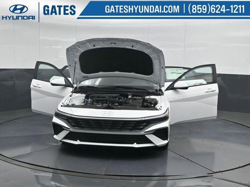 New 2026 Hyundai Elantra SE FWD image 54