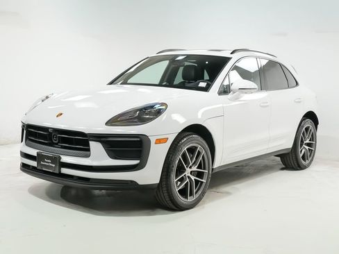 Used 2026 Porsche Macan AWD/4WD image 1