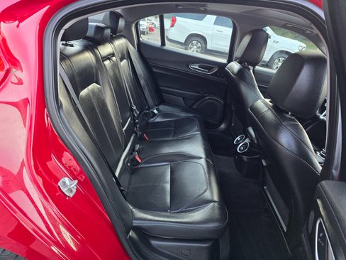 Used 2017 Alfa Romeo Giulia AWD image 16
