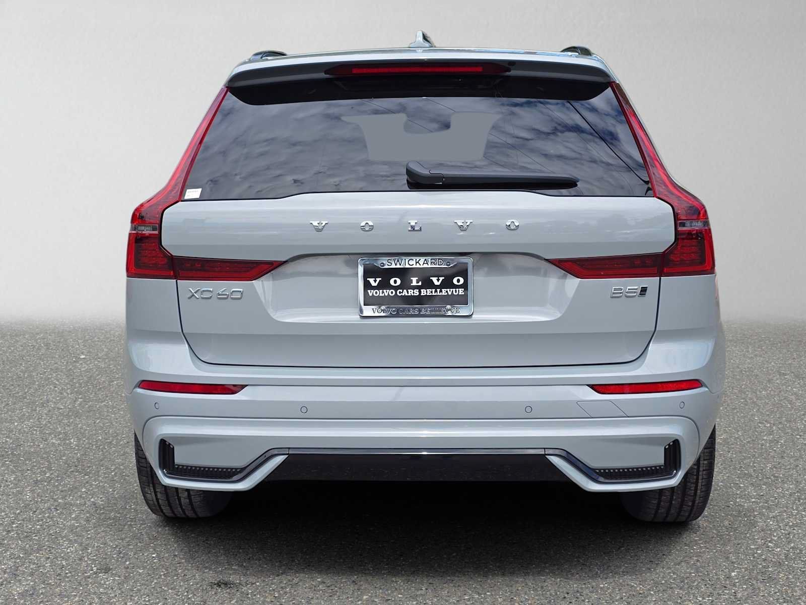 Used 2026 Volvo XC60 B5 Plus w/ Climate Package AWD/4WD image 4