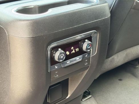 Used 2025 Chevrolet Tahoe High Country AWD/4WD image 25