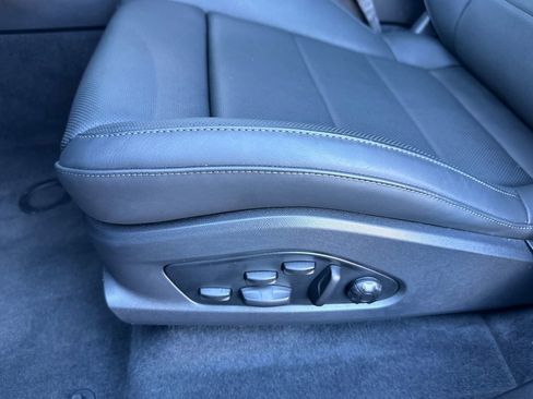 Certified 2025 Porsche Macan 4S Electric image 14