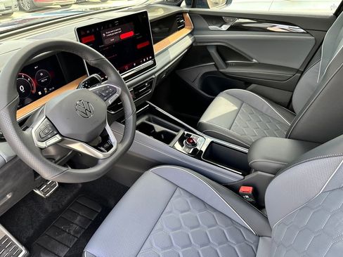 New 2026 Volkswagen Tiguan SEL R-Line AWD/4WD image 10