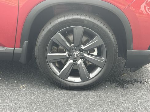 Used 2025 Honda Pilot Sport image 33