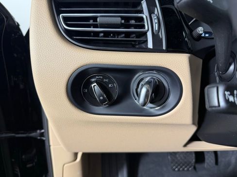 New 2025 Porsche Macan image 34