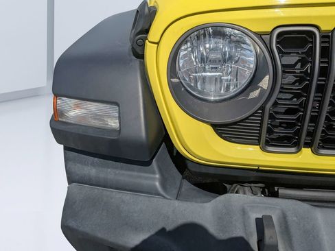 Used 2024 Jeep Wrangler Unlimited Sport AWD/4WD image 12