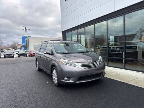 Used 2015 Toyota Sienna Limited Premium image 1