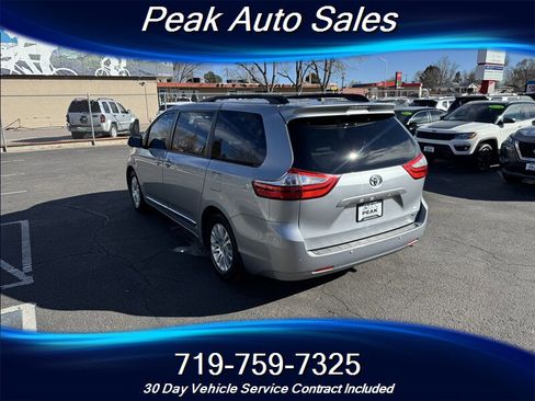 Used 2016 Toyota Sienna XLE Premium image 5