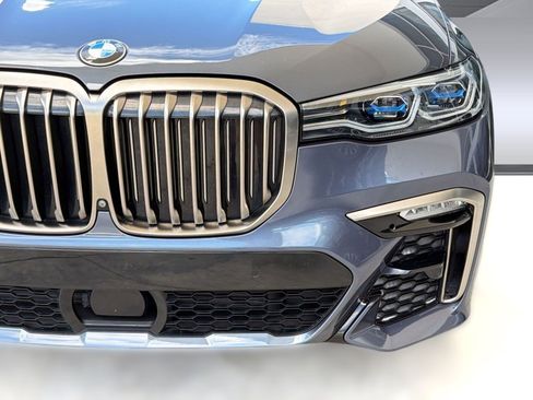 Used 2021 BMW X7 M50i w/ Dynamic Handling Package AWD/4WD image 11