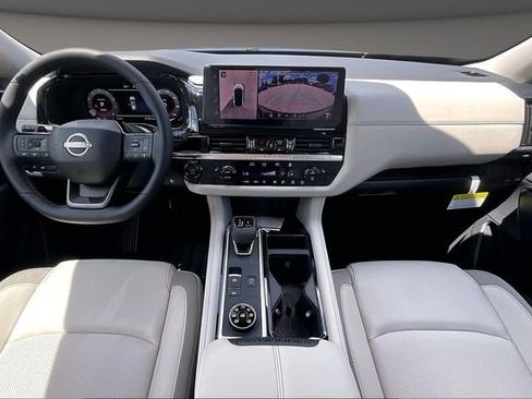 New 2026 Nissan Pathfinder SL AWD/4WD image 5