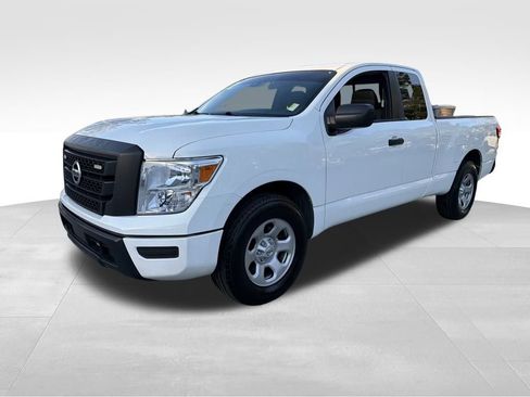 Used 2022 Nissan Titan S image 3
