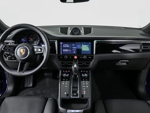 Used 2026 Porsche Macan AWD/4WD image 19