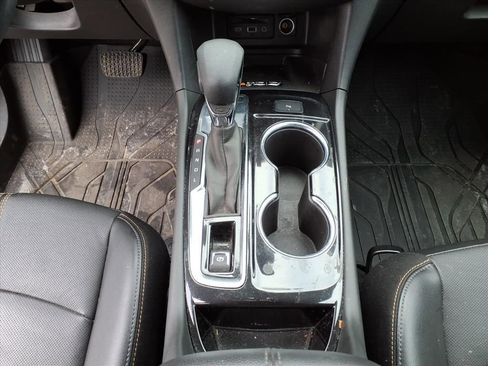 Used 2023 Chevrolet Equinox Premier image 26