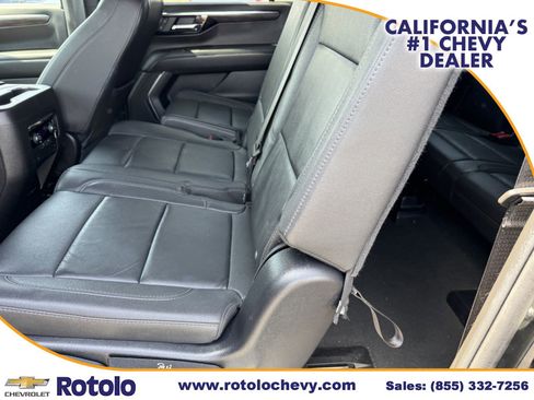 Used 2025 Chevrolet Suburban Z71 AWD/4WD image 14