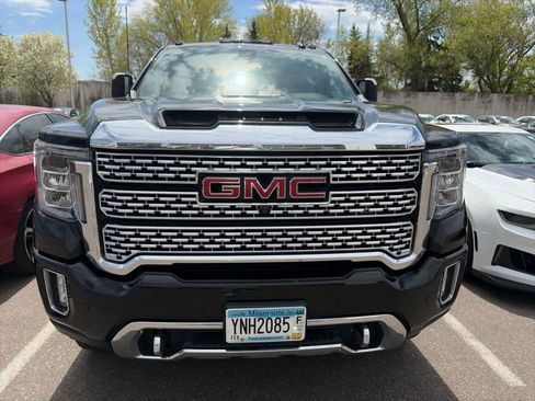 Used 2022 GMC Sierra 3500 Denali AWD/4WD image 2
