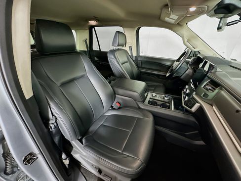 Used 2023 Ford Expedition Max XLT image 34