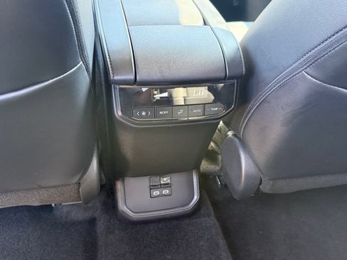 Used 2026 Toyota Highlander XLE AWD/4WD image 30