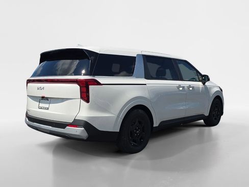 New 2026 Kia Carnival LX FWD image 5