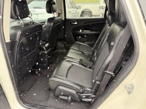 Used 2015 Dodge Journey Crossroad w/ Flexible Seating Group image 9