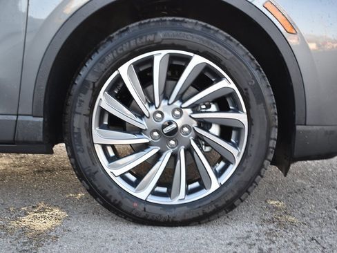 Used 2025 Lincoln Corsair Reserve image 4