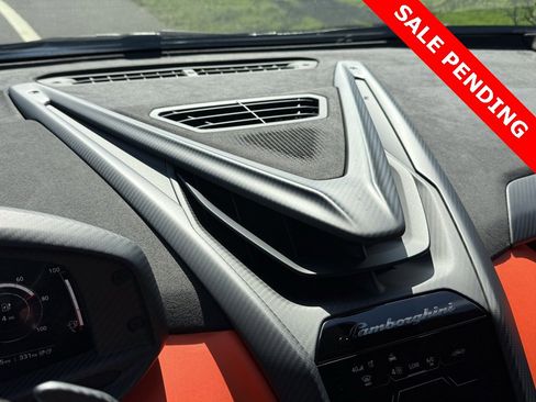 Used 2024 Lamborghini Revuelto image 47