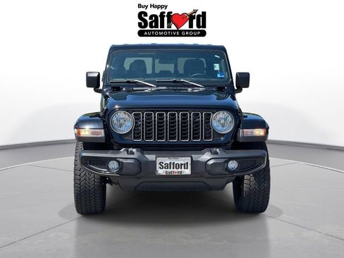 Used 2025 Jeep Gladiator Overland AWD/4WD image 7