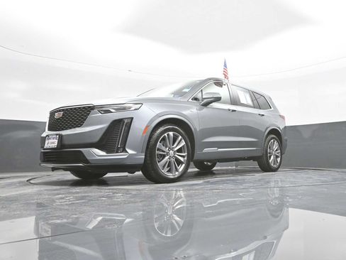 Used 2022 Cadillac XT6 Premium Luxury AWD/4WD image 37