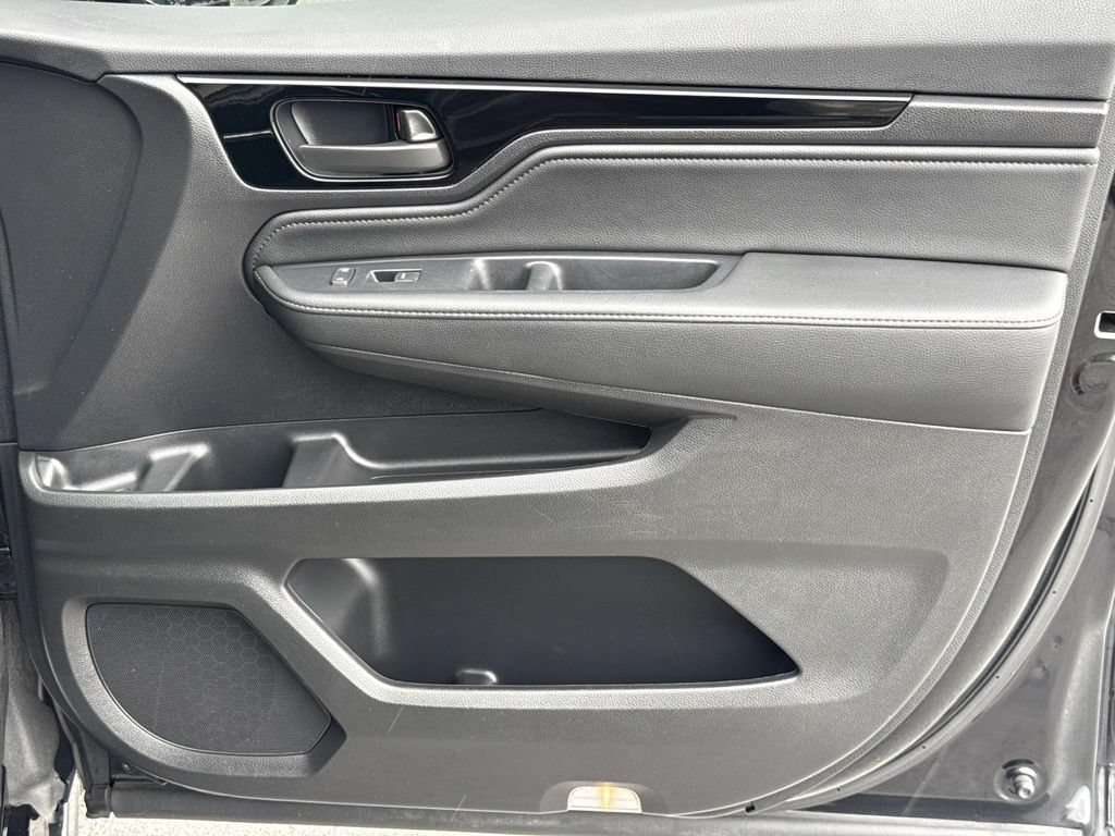 Used 2025 Honda Odyssey Touring image 19