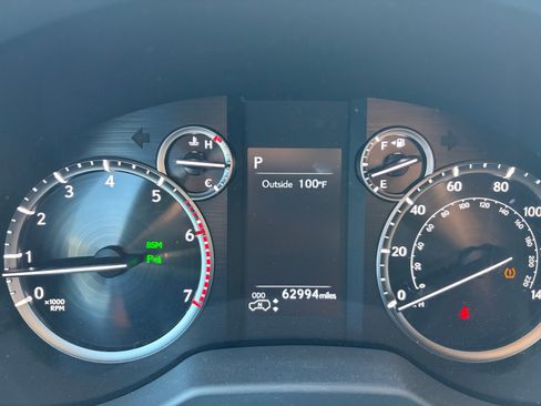 Used 2020 Lexus GX 460 Luxury w/ Accessory Package AWD/4WD image 10