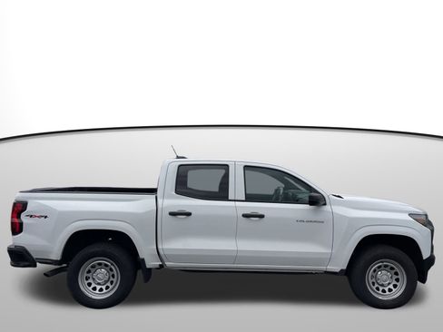 Used 2025 Chevrolet Colorado W/T w/ Advanced Trailering Package image 3