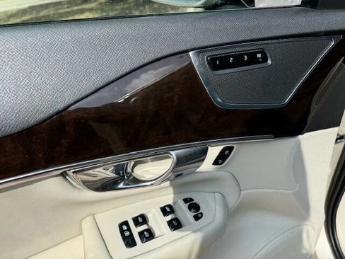 Used 2016 Volvo XC90 T6 Momentum w/ Momentum Plus Package image 47