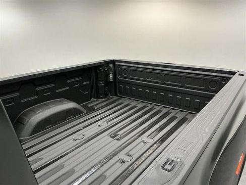 New 2026 GMC Sierra 2500 SLT w/ SLT Premium Package AWD/4WD image 28