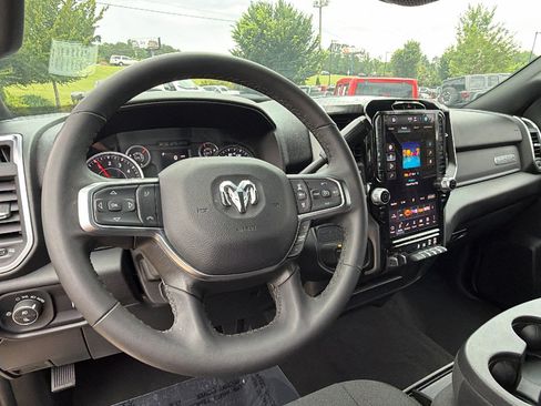 Used 2025 RAM 2500 Big Horn AWD/4WD image 24