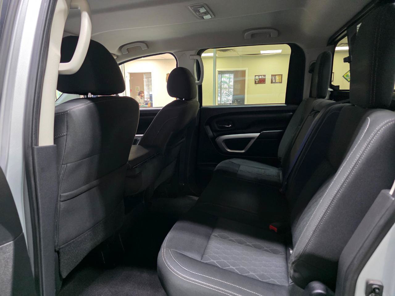 Used 2017 Nissan Titan SV RWD image 19